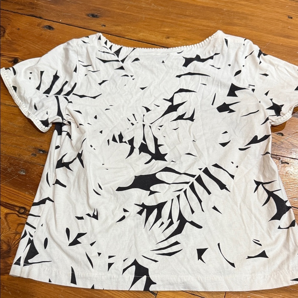 Ann Taylor Black and White Leaf Print Blouse Size Large L 100% cotton - Picture 6 of 7